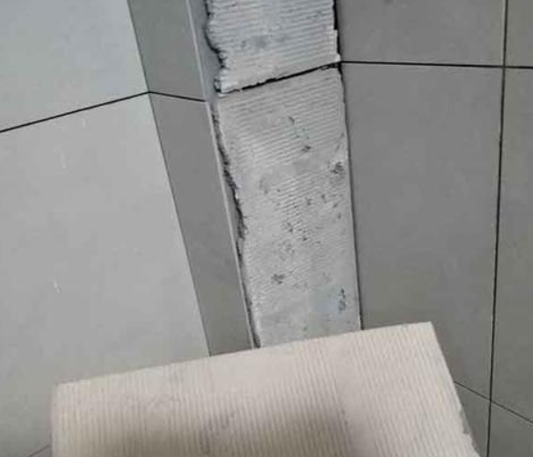巴塘瓷砖空鼓维修公司分享下厨房瓷砖脱落的补救措施。